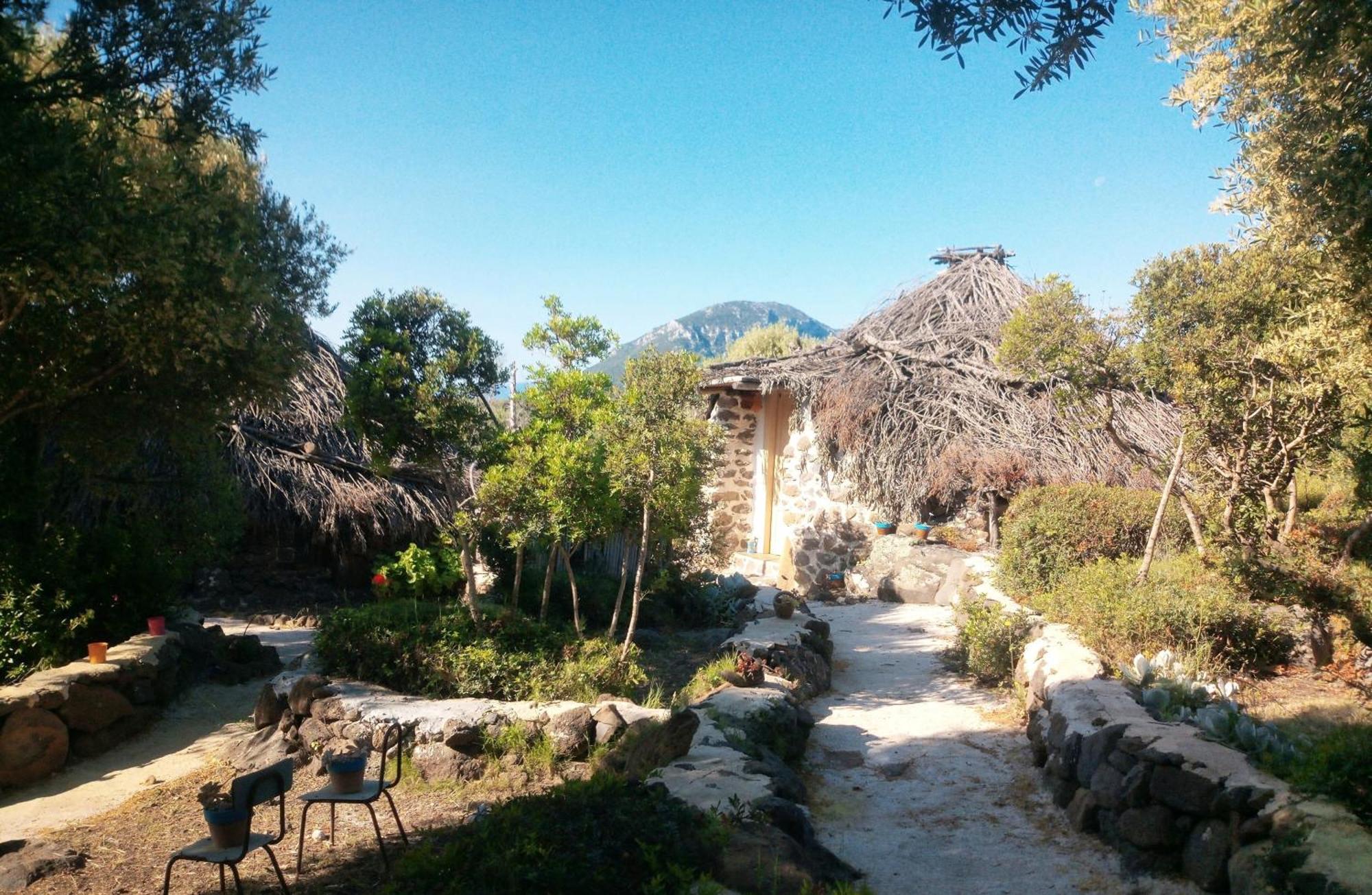 Ovile Juanne Loddo Orosei Bagian luar foto
